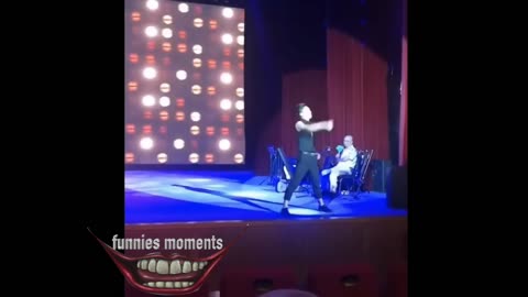 Try not to laugh,funnies moments