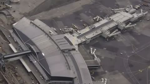 NEW YORK - JFK Terminal 1 Suffers a large Power Outage due to a fire Causing Wild Diversions