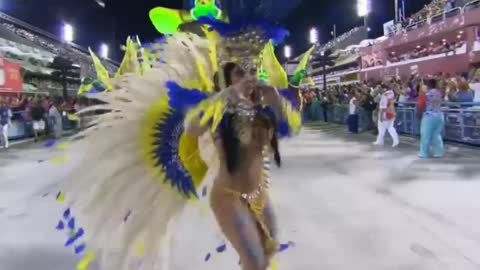 The Moody Blues - Summer Breeze - Voice of John Lodge - Rio Carnival Dancers