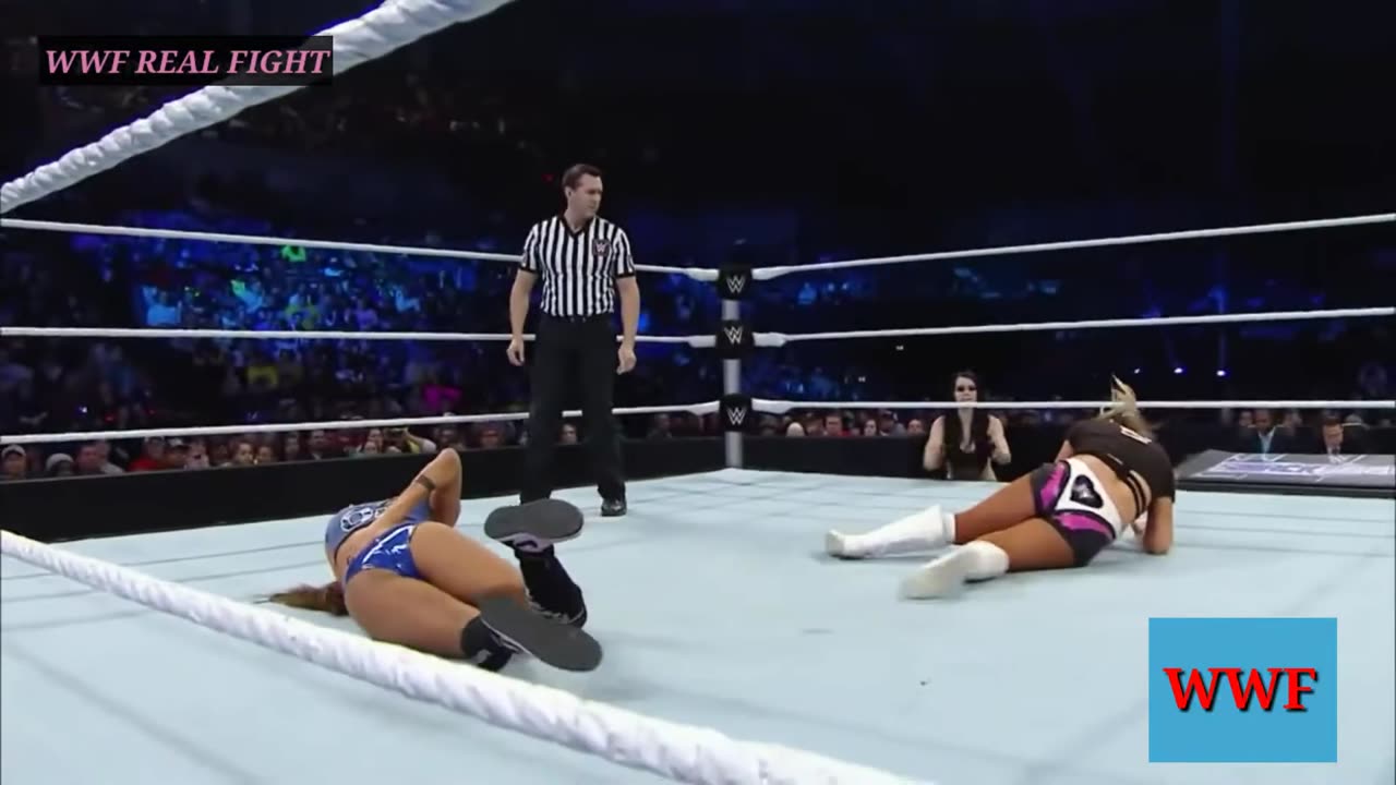 Nikki_Bella_vs_Natalya_ Real girl's Fight WWE// WWE REAL FIGHT💪👊