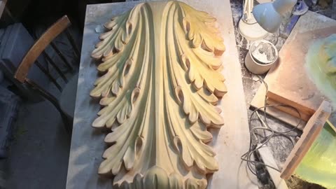 Leaf acaunt sculpture
