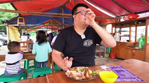 NOT STRONG SPICY... THE SPICY GEPREK CHICKEN I'VE EVER EAT!!!