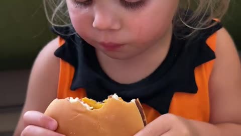 Funny Naomi in Mcdonalds for the first time