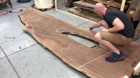 Making epoxy resin table