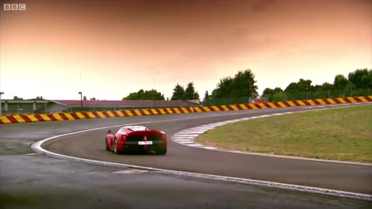 LaFerrari Review - Top Gear (Series 22)