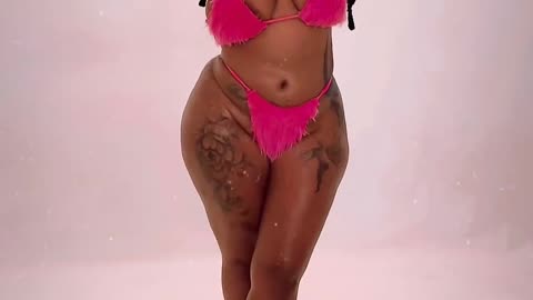 curvy ebony at a photoshoot