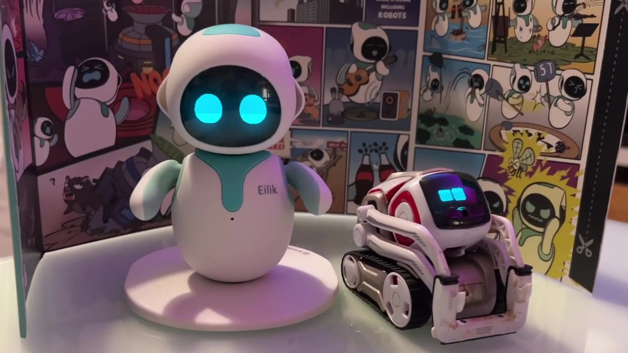 robot eilik desktop - free moments