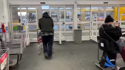 Elderly Lady Boldly Confronts No Shame Shoplifter