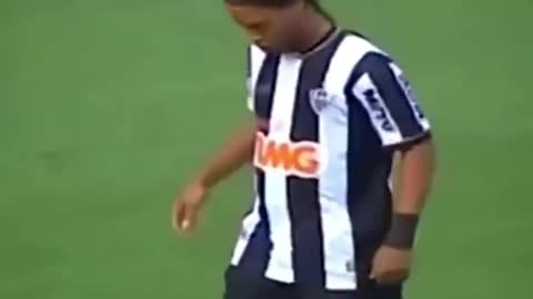 Ronaldinho skills