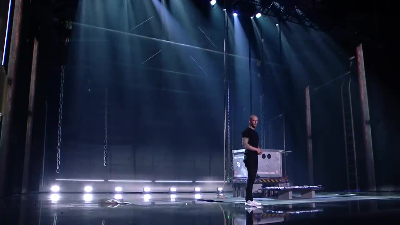 ALL PERFORMANCE FROM illusionist Darcyoake!Britain's got talent