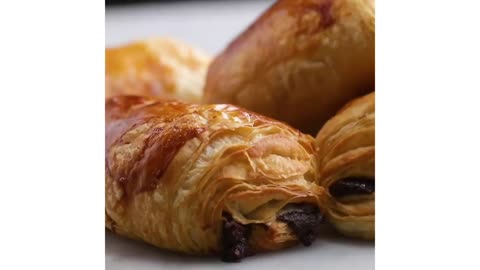 How To Make Home-made Chocolate Croissants (Pain Au Chocolat)