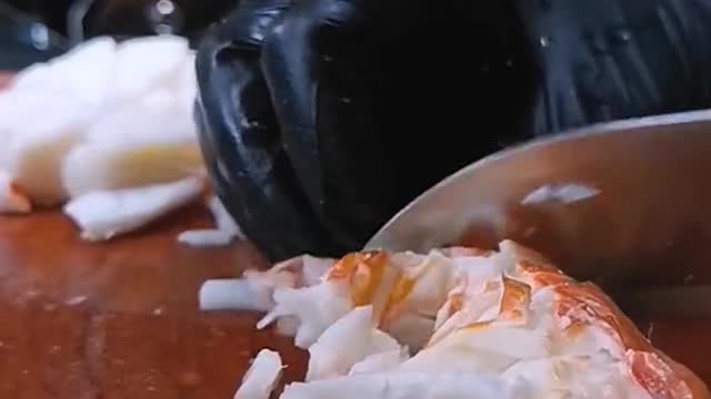 The best way to eat bread crab