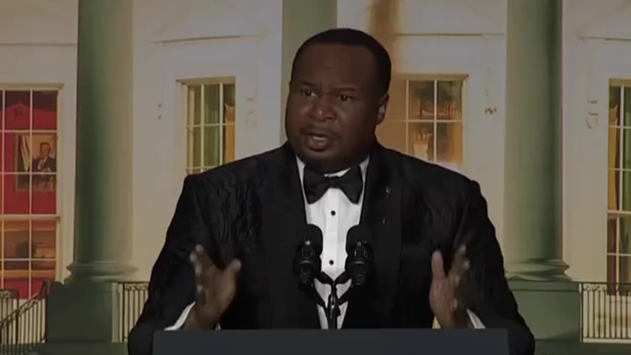 Roy Wood Jr. Calls Out Media For Covering Classified Doc Scandals Differently For Trump And Biden