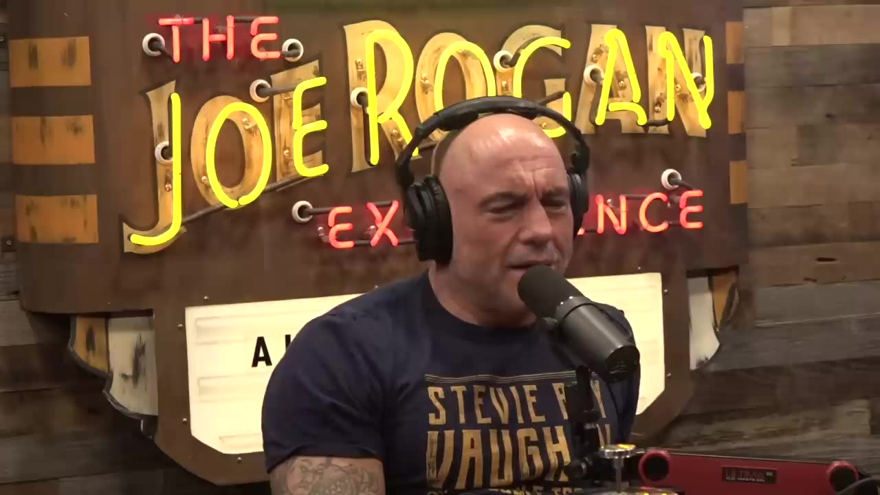 Joe Rogan Experience #2124 - Dave Attell & Ian Fidance