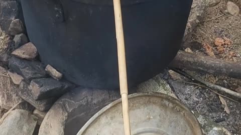 People cook wine to celebrate the national day of September 2nd.