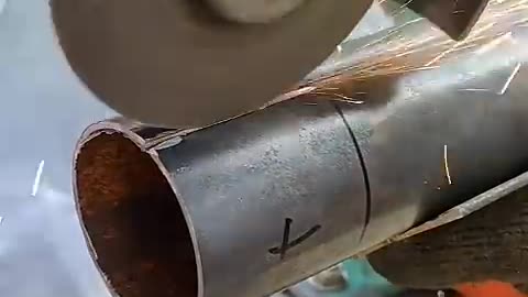 How to join thin metal pipes professional welder trick