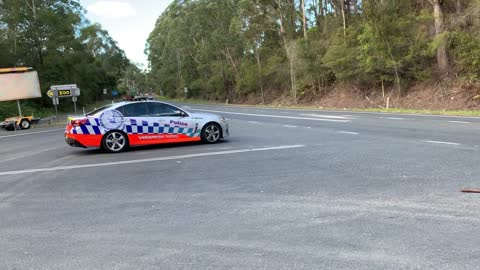 Nsw highway patrol Holden vf ss series 2 sound