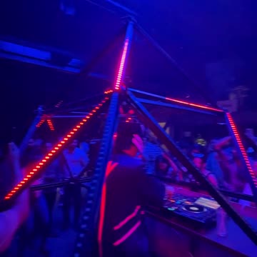 Hyenah PERFORMS IN India