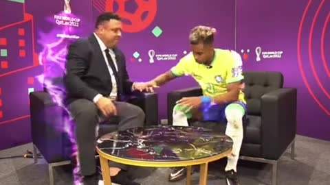 Rodrygo touched Ronaldo's legs onto his for some special powers#worldcup #brazil #ronaldo #funny