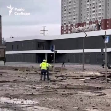 Consequences of the attack in the Podilsk district of Kyiv.