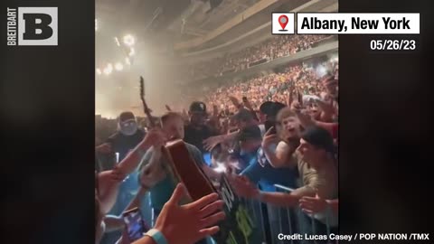 "GET HER OUT OF HERE!" – Country Star Zach Bryan Kicks Fan Out of Concert for Grabbing His Guitar