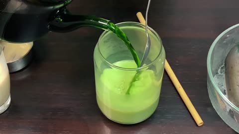 How to Make Milk Green Tea - Home Cooking Lifestyle