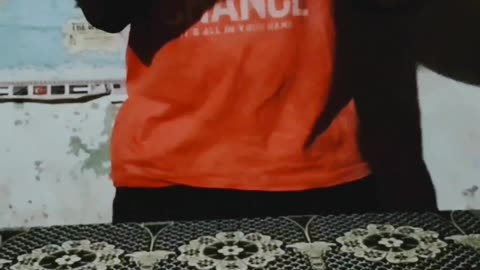 One hand cube solve another hande clipbord spinning,,😤💯🥵🥰