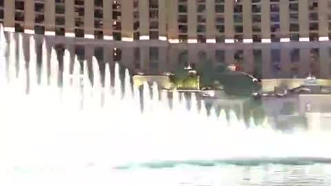 Large fountain in front of Las Vegas Hotel