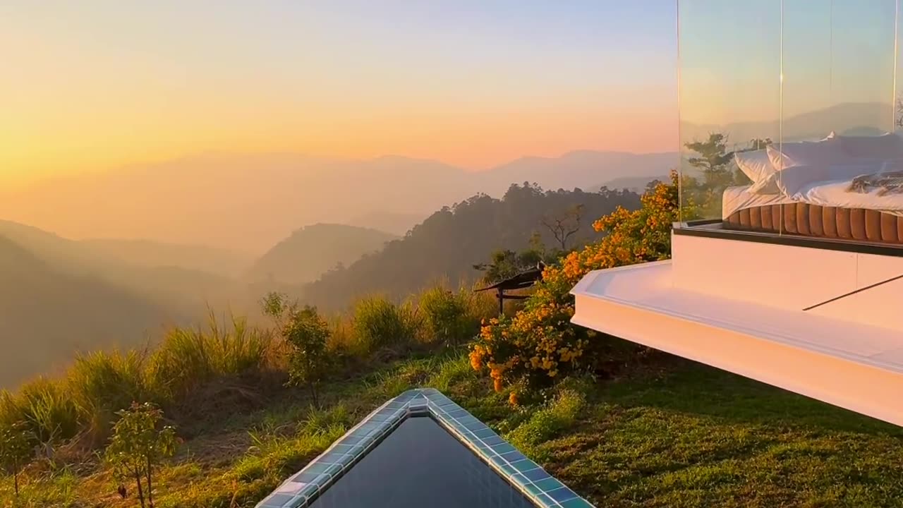 LUXURIOUS PANORAMIC BEDROOM OF CHIANG MAI THAILAND