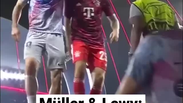 So wurde Lewandowski beim FC Bayern begrüßt 👀