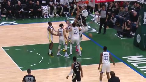 NBA - Andre Jackson crashes the boards for the putback slam 💥 Warriors-Bucks
