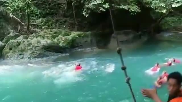 Ada yang berani body rafting di Citumang