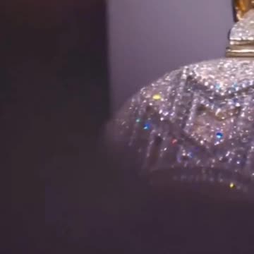 Meek Mill & Rick Ross gift Shaq an MMG chain