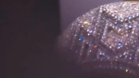 Meek Mill & Rick Ross gift Shaq an MMG chain