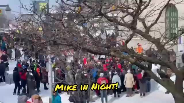 Police With Bats And clubs in Ottawa- lynniepoo reporting for Mike in the Night !