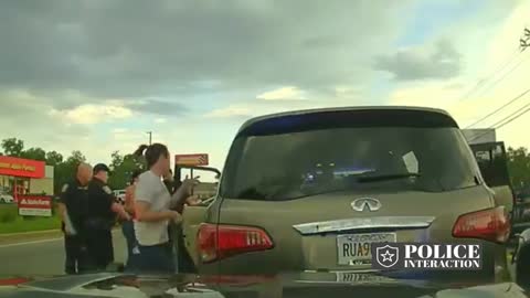 WOMAN WITH CHILD INSIDE RAMS MULTIPLE CARS TO AVOID ARREST!