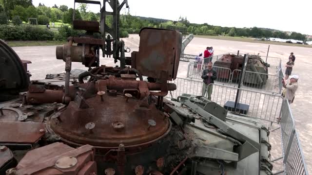 Captured Russian artillery displayed in Prague