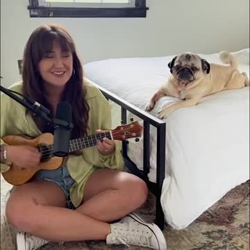 You should sing this to your dog today 🤍🐾