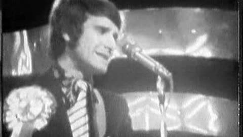 The Kinks - Autumn Almanac = Music Video Performance 1967 (67014)