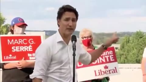 Justin Trudeau: "Vaxed at risk! Vax not effective"