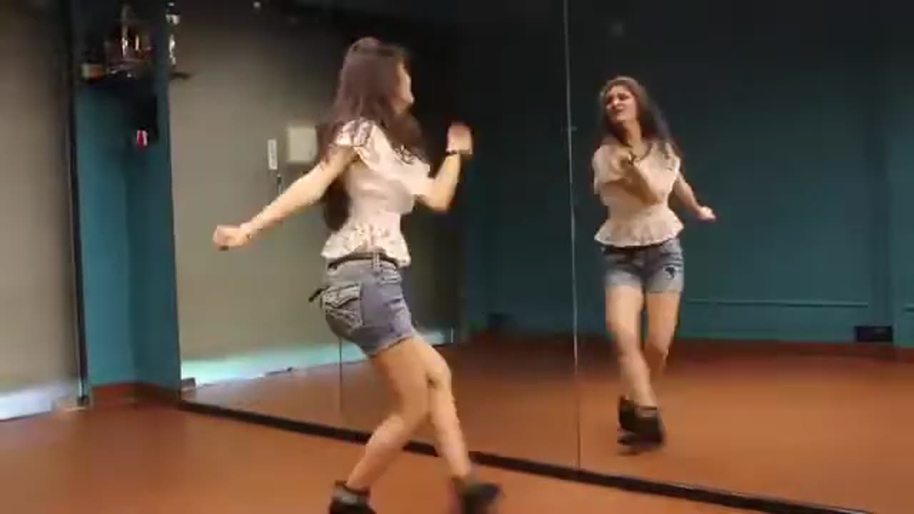 Hot Girl Viral Dance Video 2023 🔥.mp4