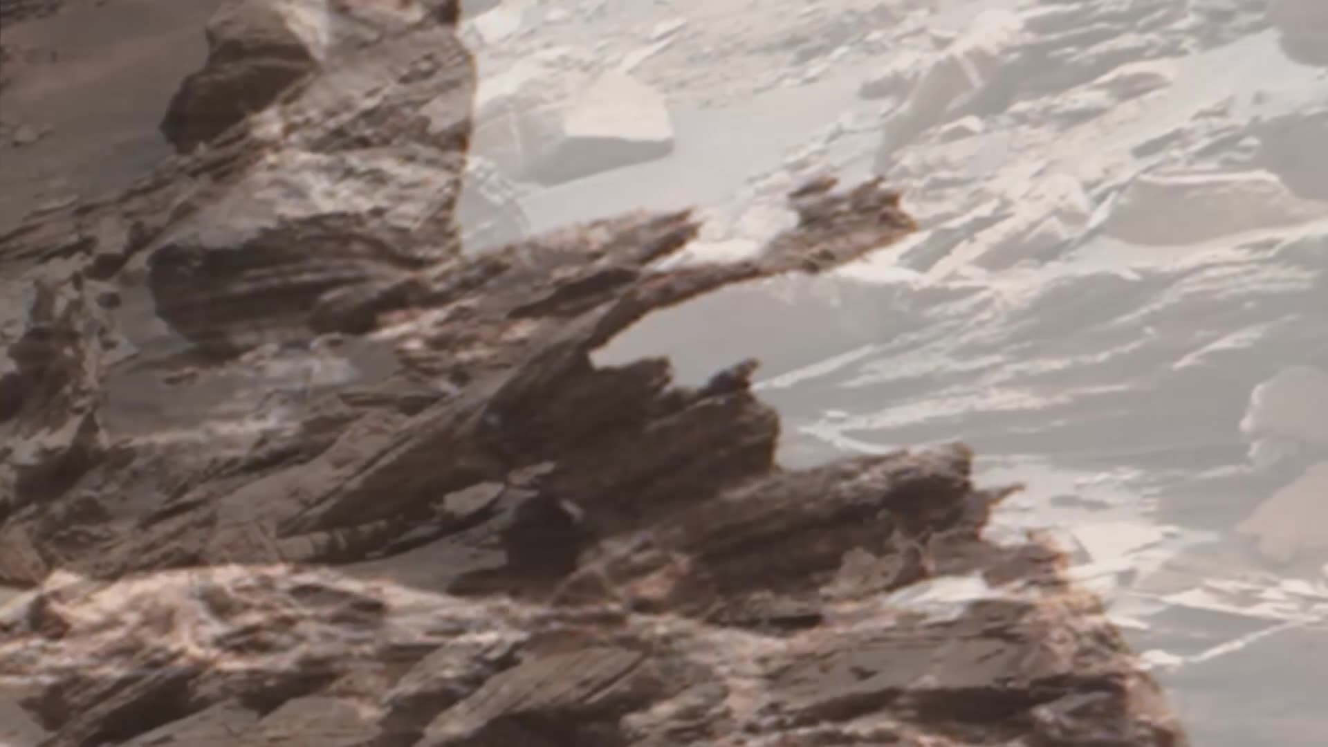 mars rover curiosity anomalies - suspected intentional falsification in pics PIA 20843 vs. 20842