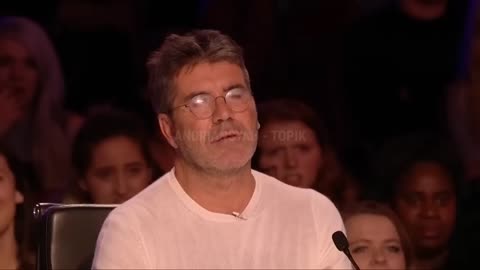 SURPRISE THE JUDGES WHIT HOT MAGIC SHOW AMERICAN TALENT SHOW 2023