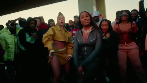 Lola_Brooke_-_Don't_Play_With_It_(Remix)_(Official_Video)_ft._Latto,_Yung_Miami(0)
