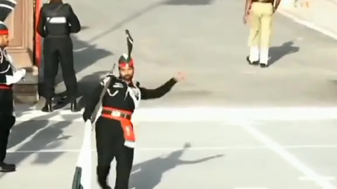 WAGHA BORDER PAK VS INDIA || HASSAN ROCKED INDIA SHOCKED