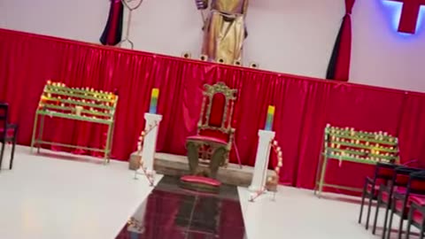 CRECIMIENTO DEL SATANISMO EN LA SOCIEDAD AQUI LES PRESENTAMOS EL TEMPLO SATANICO Y SU LIDER