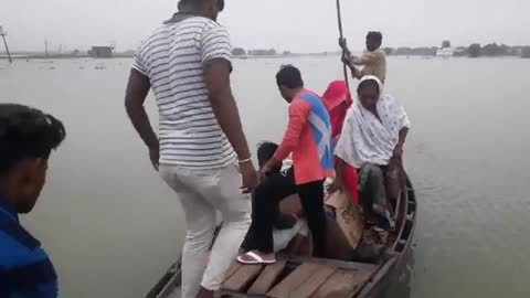 बाढ़ की स्थिति जानने पहुंचे शिवदशा उत्तरी छोर के बड़ापुरा