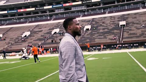 Follow Cadillac Williams on the field for the first time as head interim coach for Auburn