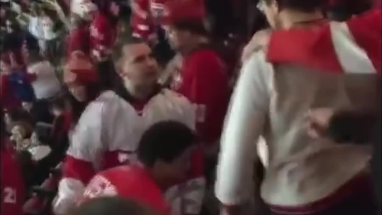 Detroit Red Wings Fans Fight