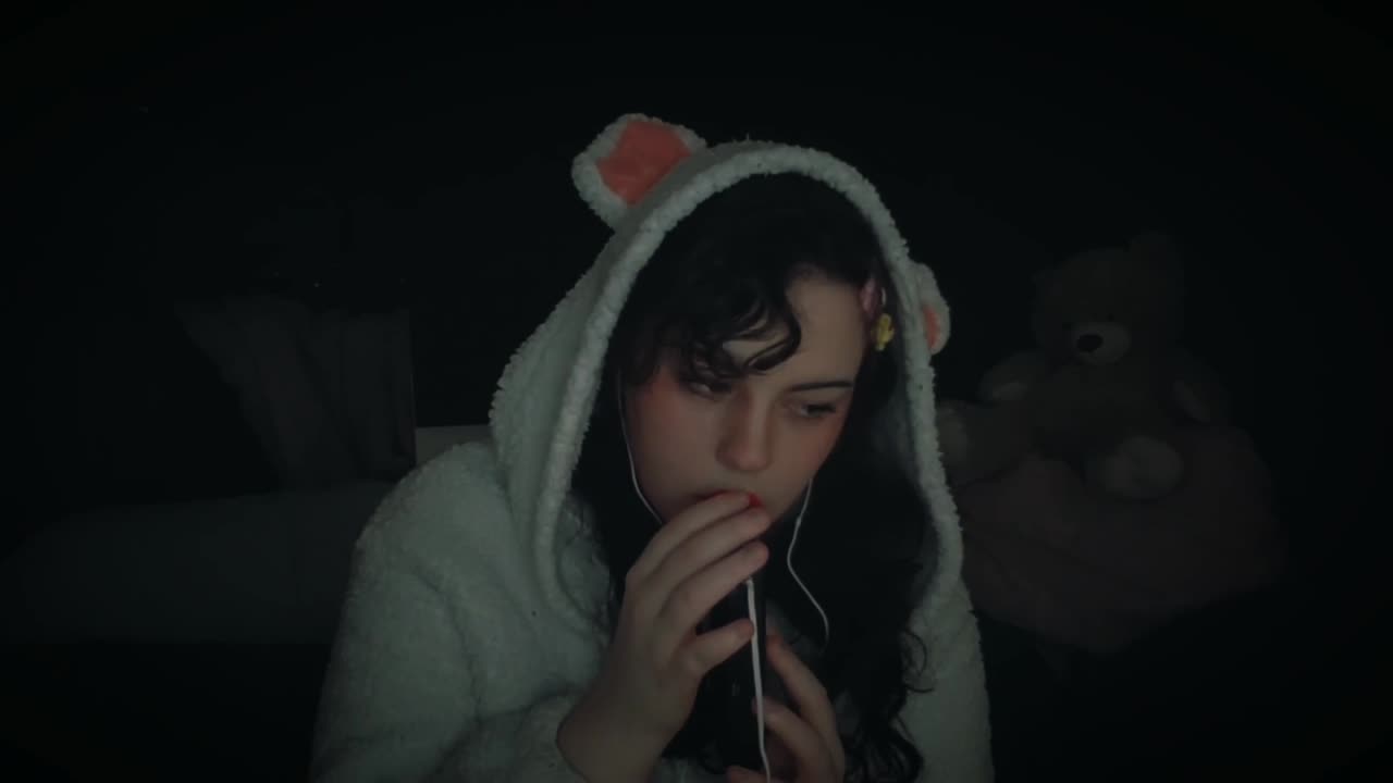 ASMR You'll Fall Asleep In 5 Minutes- Tascam Tingles (mic noms, licks and mouth sounds)
